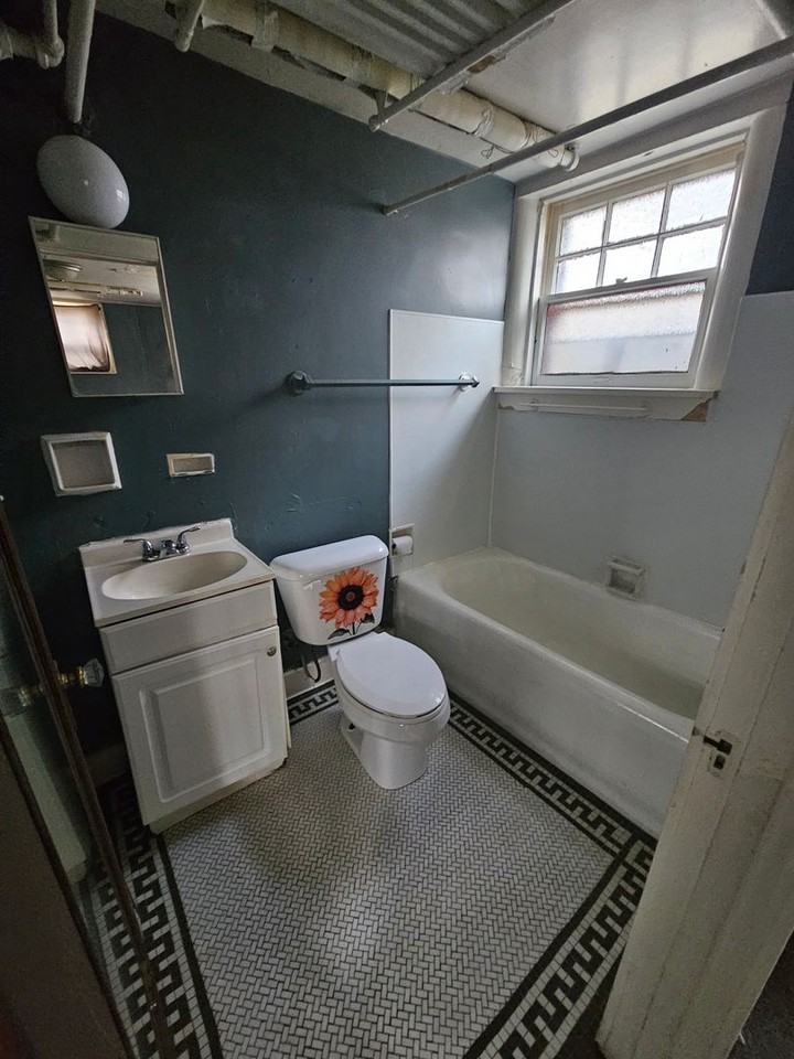 711 Morton St - Photo 4 of 14