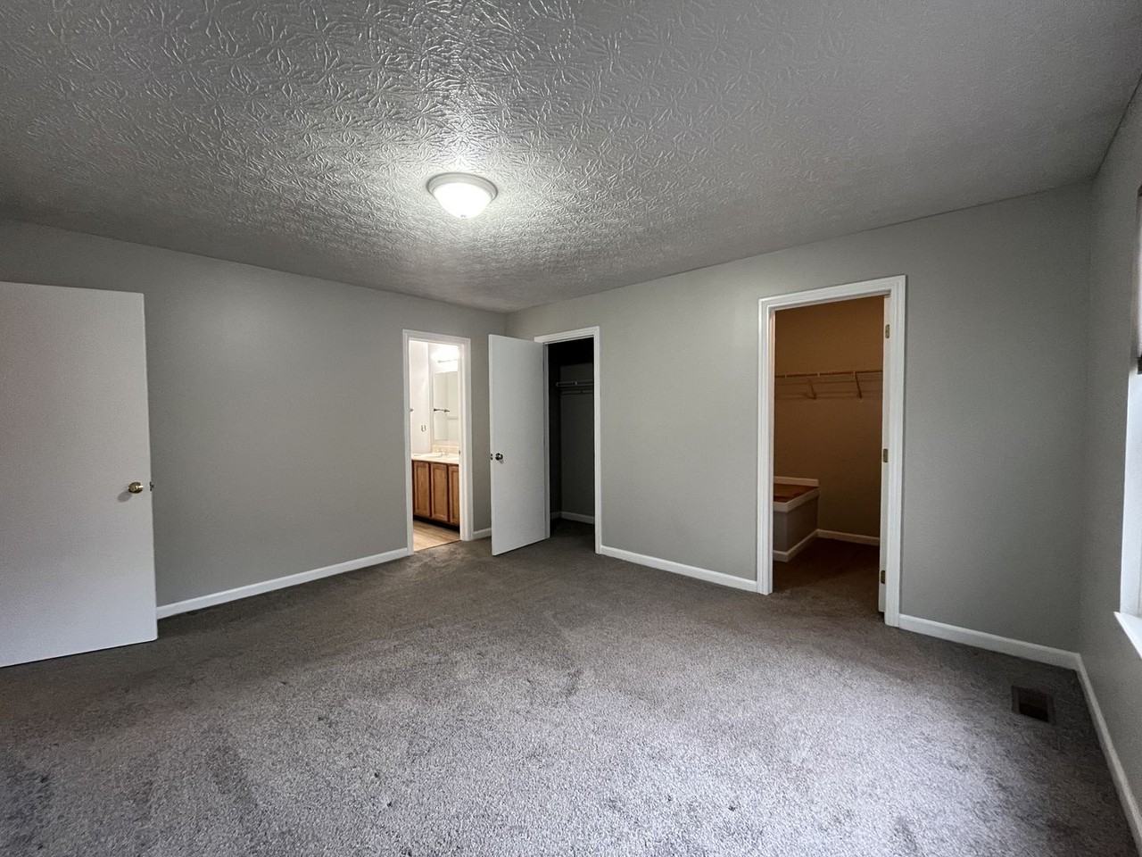 932 Briaro Street - Photo 4 of 8