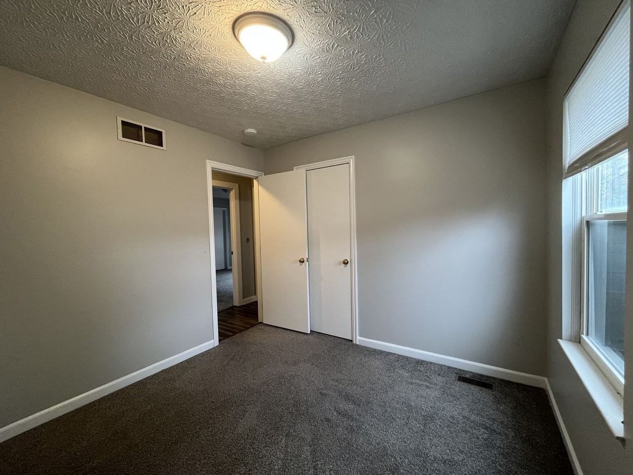 932 Briaro Street - Photo 5 of 8