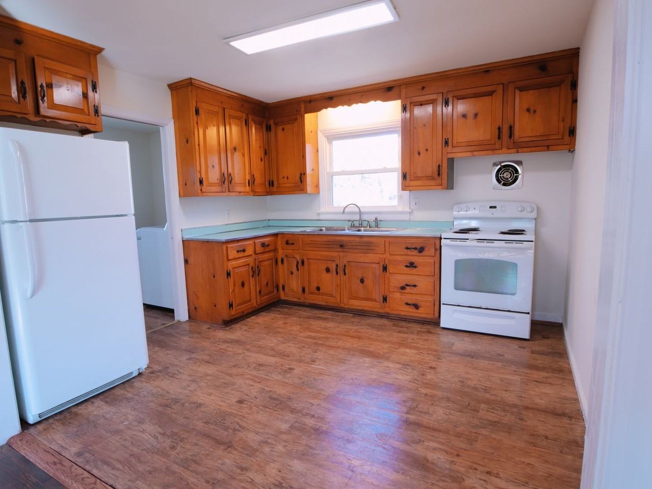 2500 Byron Street - Photo 3 of 14