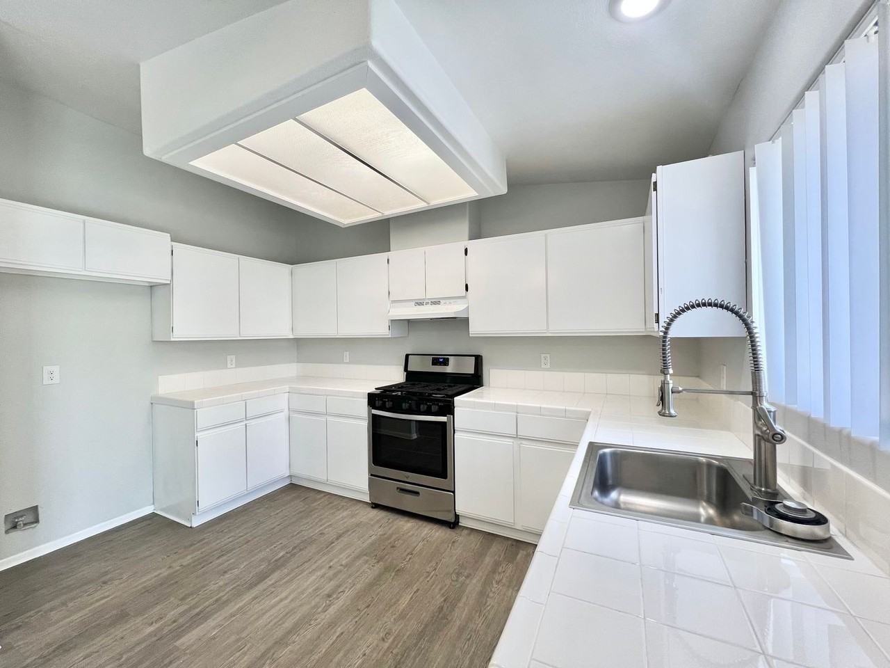 44840 Ramona Ave - Photo 3 of 31