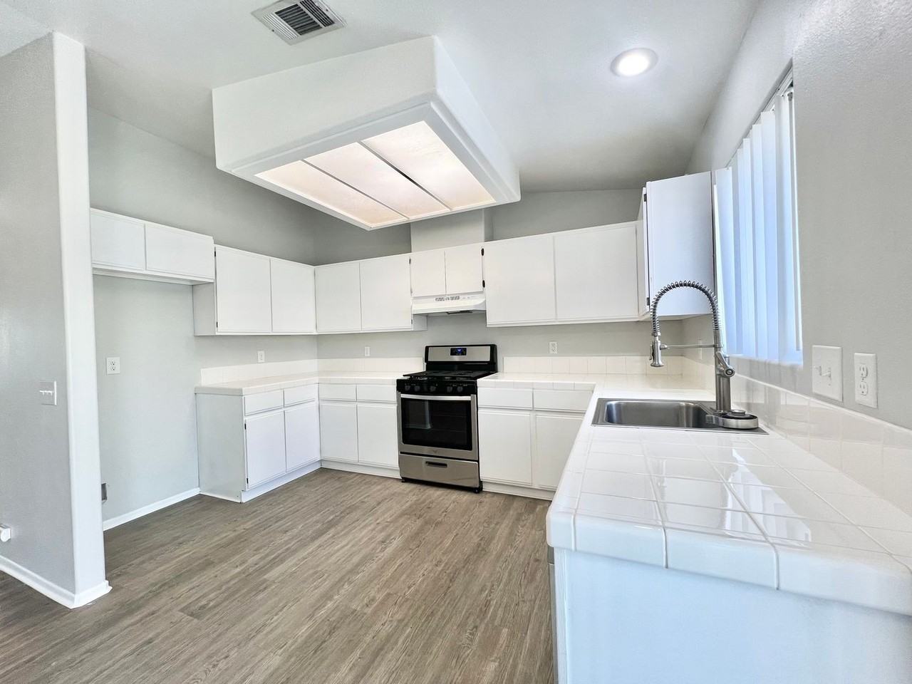 44840 Ramona Ave - Photo 4 of 31