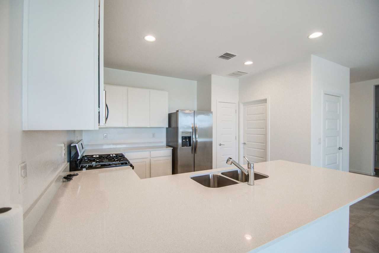 4205 E Haley Dr - Photo 5 of 34