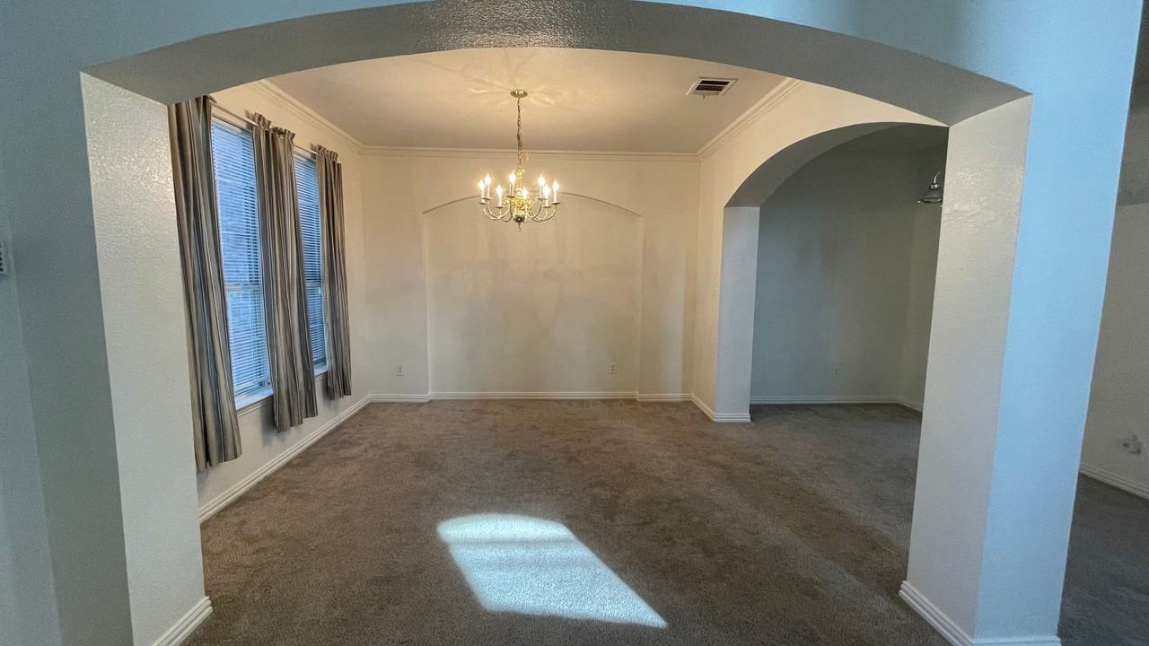 720 Candle Meadow Blvd - Photo 3 of 33