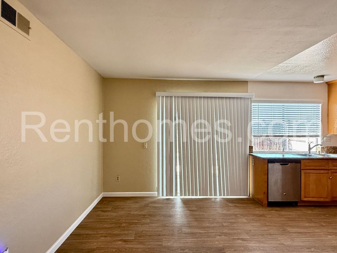 10946 Decatur Rd - Photo 4 of 22