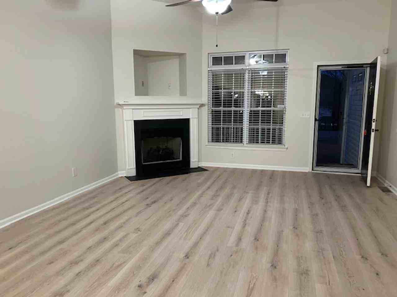 913 Pebble Beach Cir - Photo 3 of 13