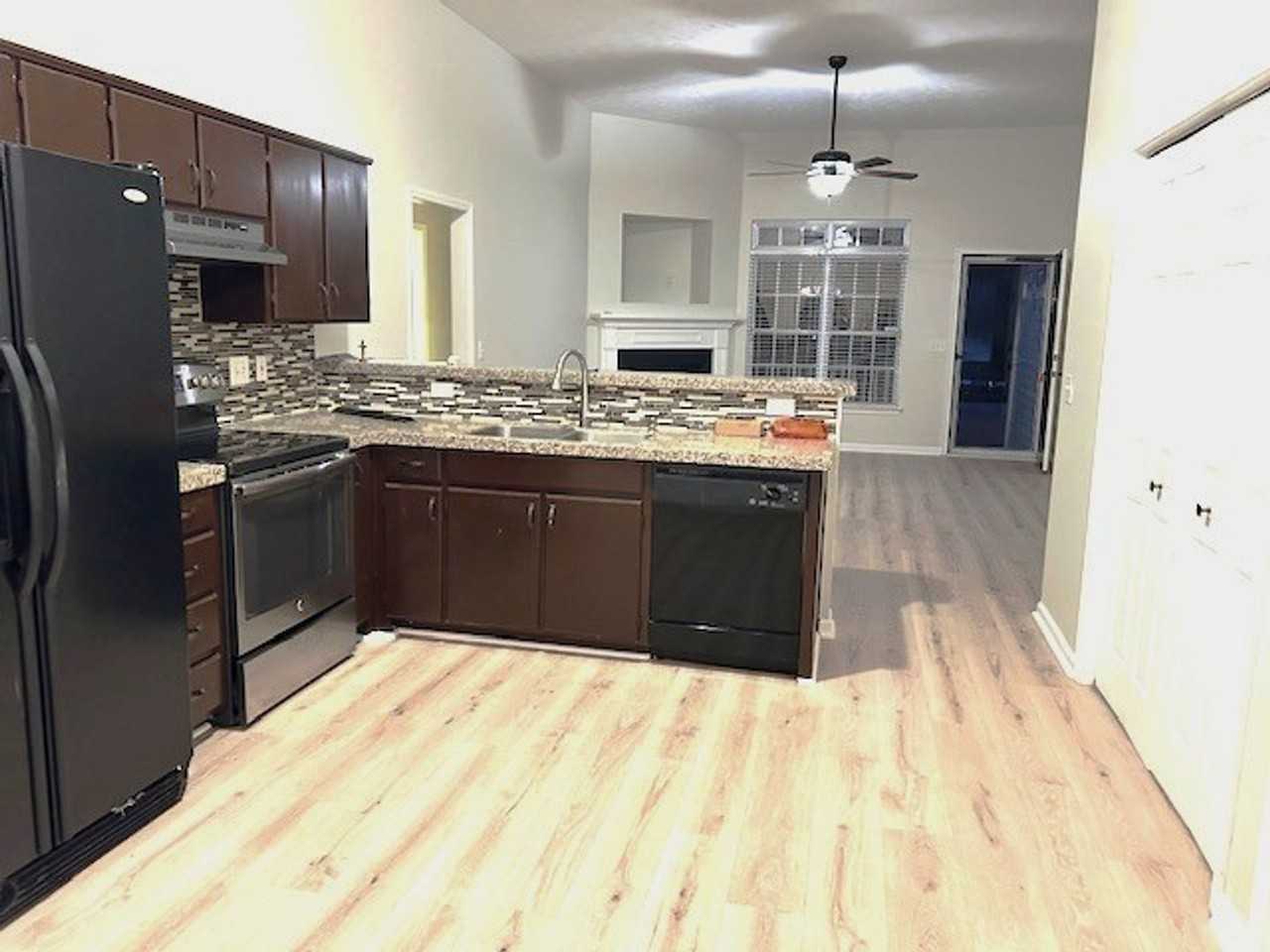 913 Pebble Beach Cir - Photo 5 of 13