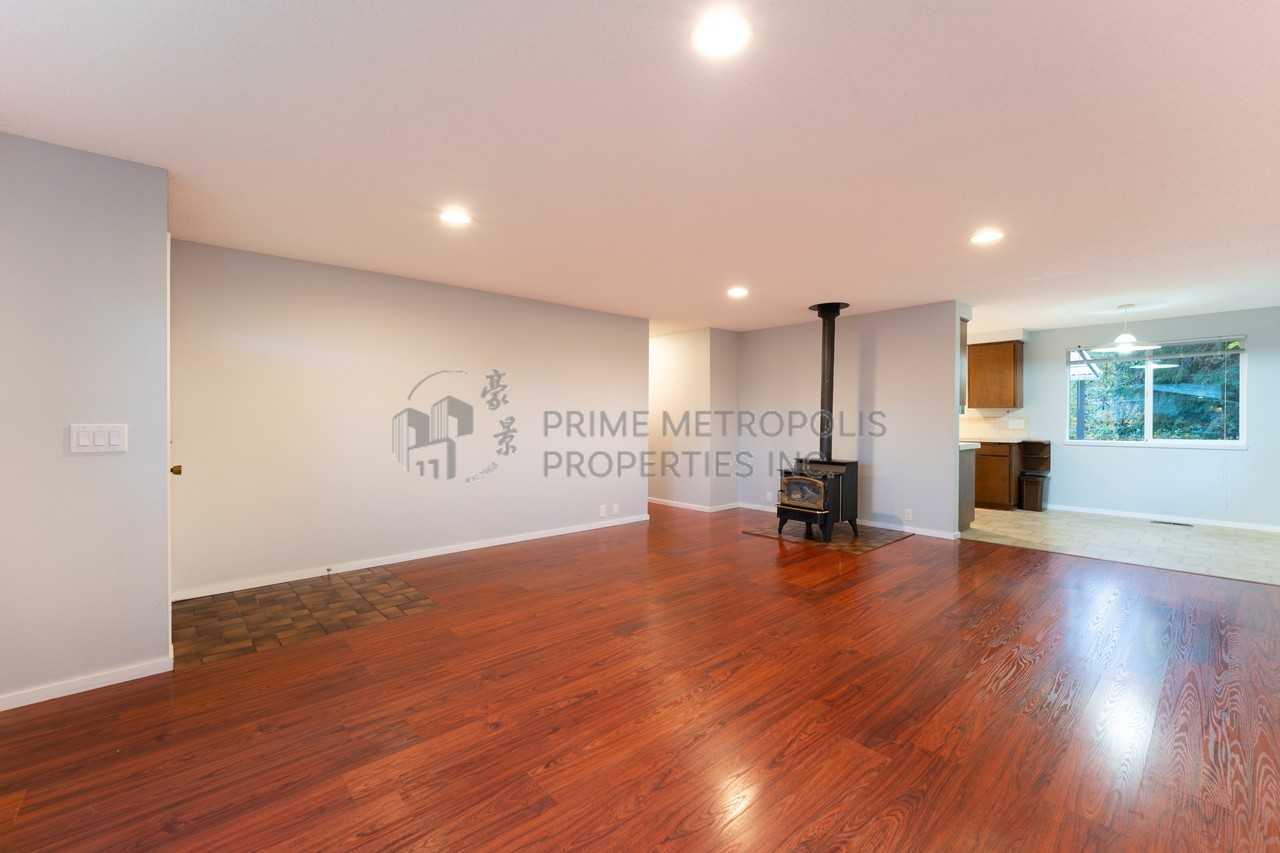 5924 114th Place Southeast - Photo 2 of 31