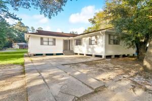 featured image of 206 Sunset Dr