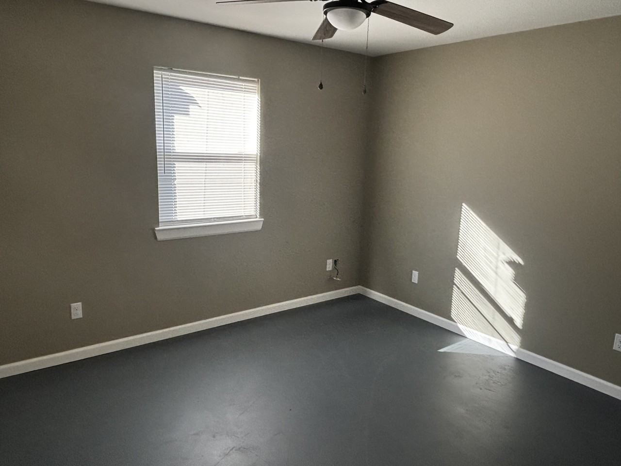 7911 Russellville Dr #4 - Photo 2 of 12