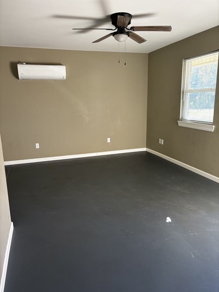 7911 Russellville Dr #4 - Photo 5 of 12