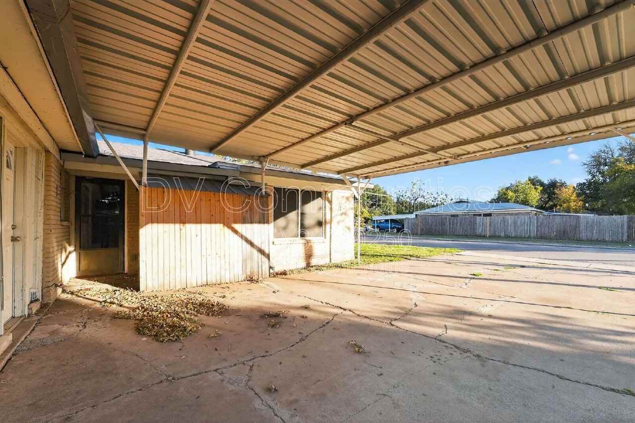 3901 Dakota Trl - Photo 7 of 30