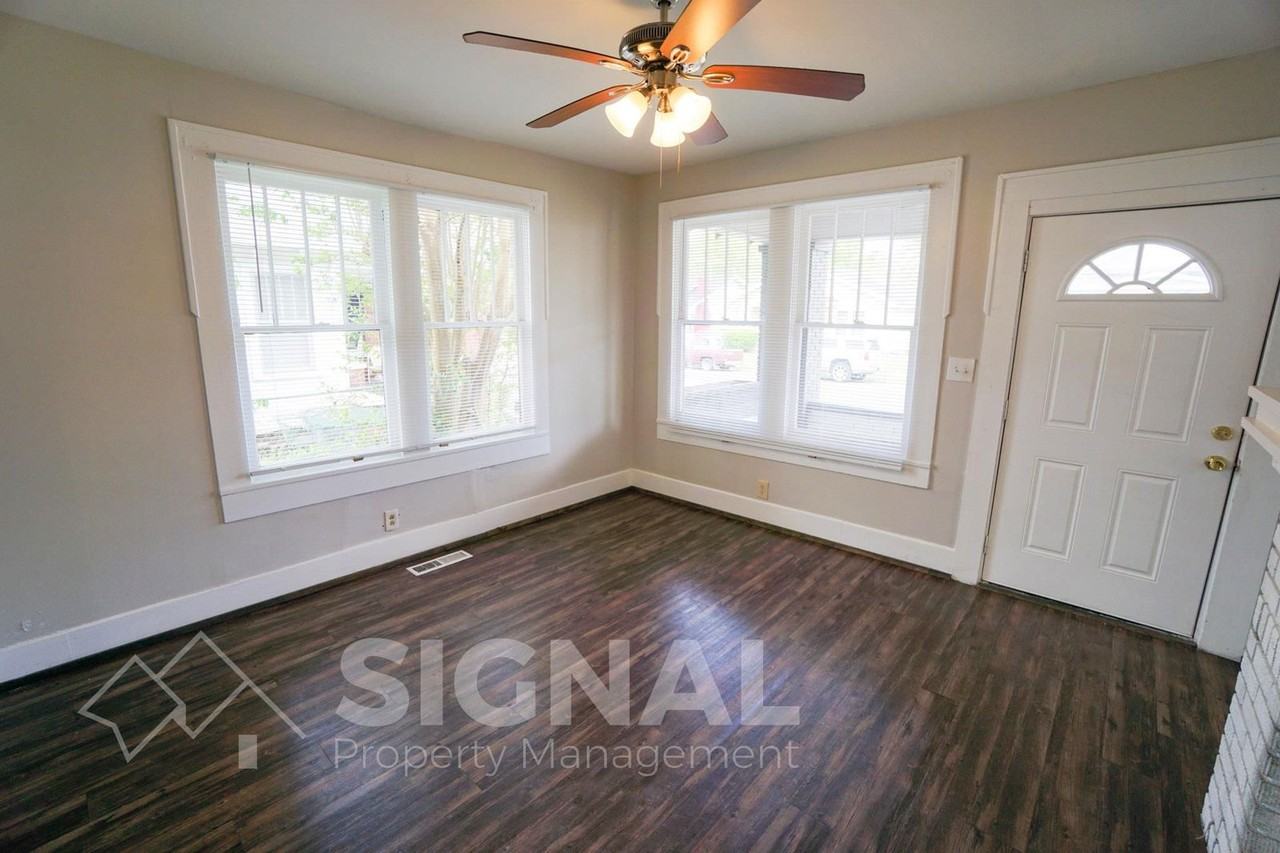 1785 Steiner Avenue Southwest - Photo 3 of 18