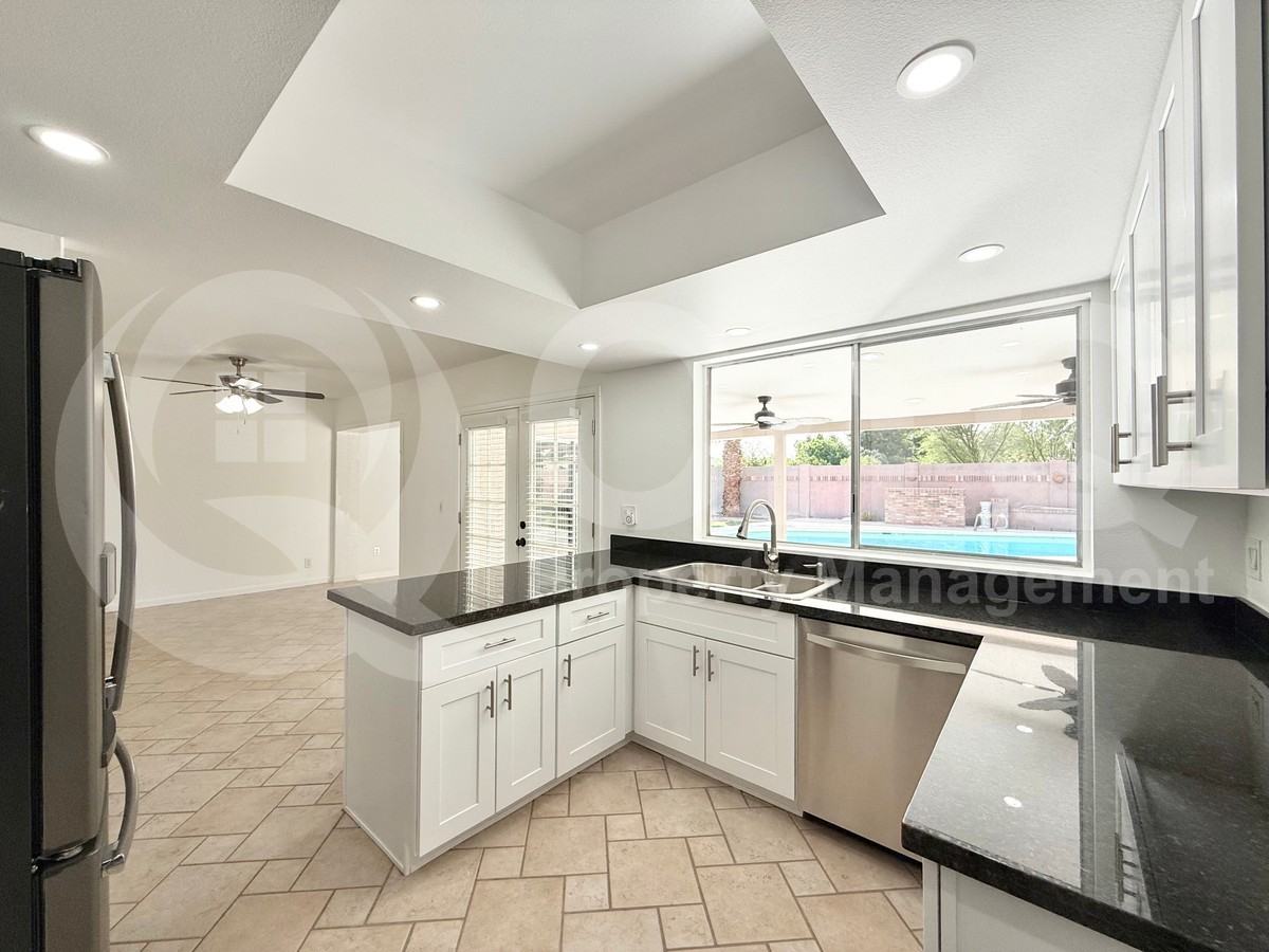 2119 E Concorda Dr - Photo 5 of 26