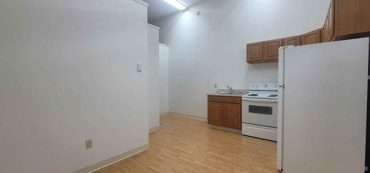 22 8th Street #13 - Photo 7 of 10