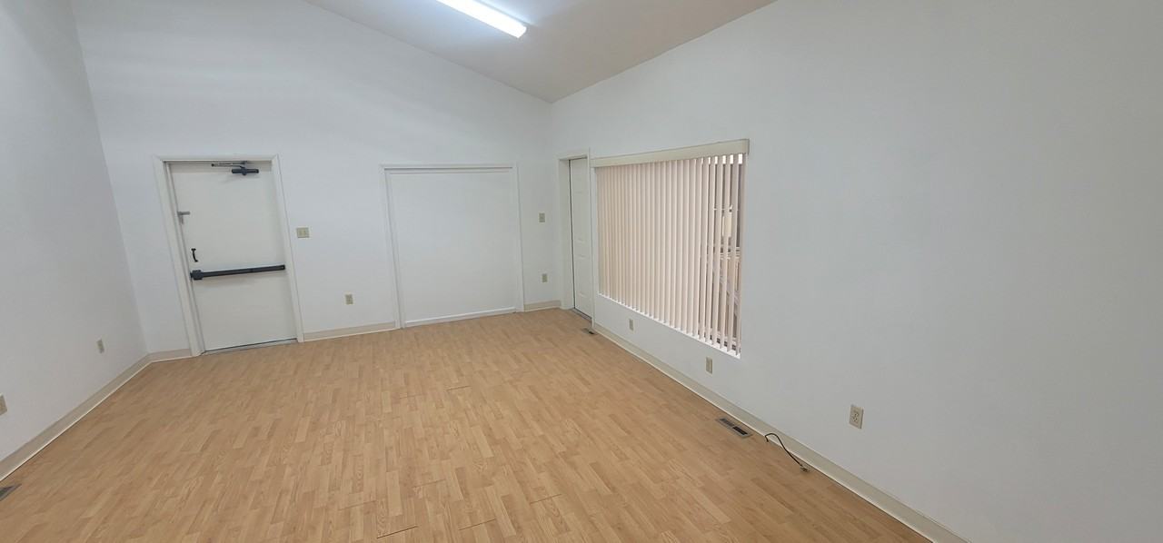 22 8th Street #13 - Photo 6 of 10