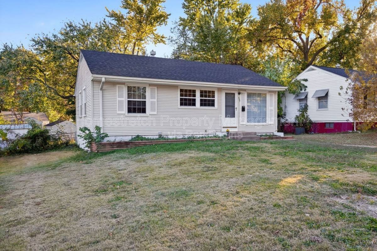 408 Crawford Rd - Photo 3 of 10