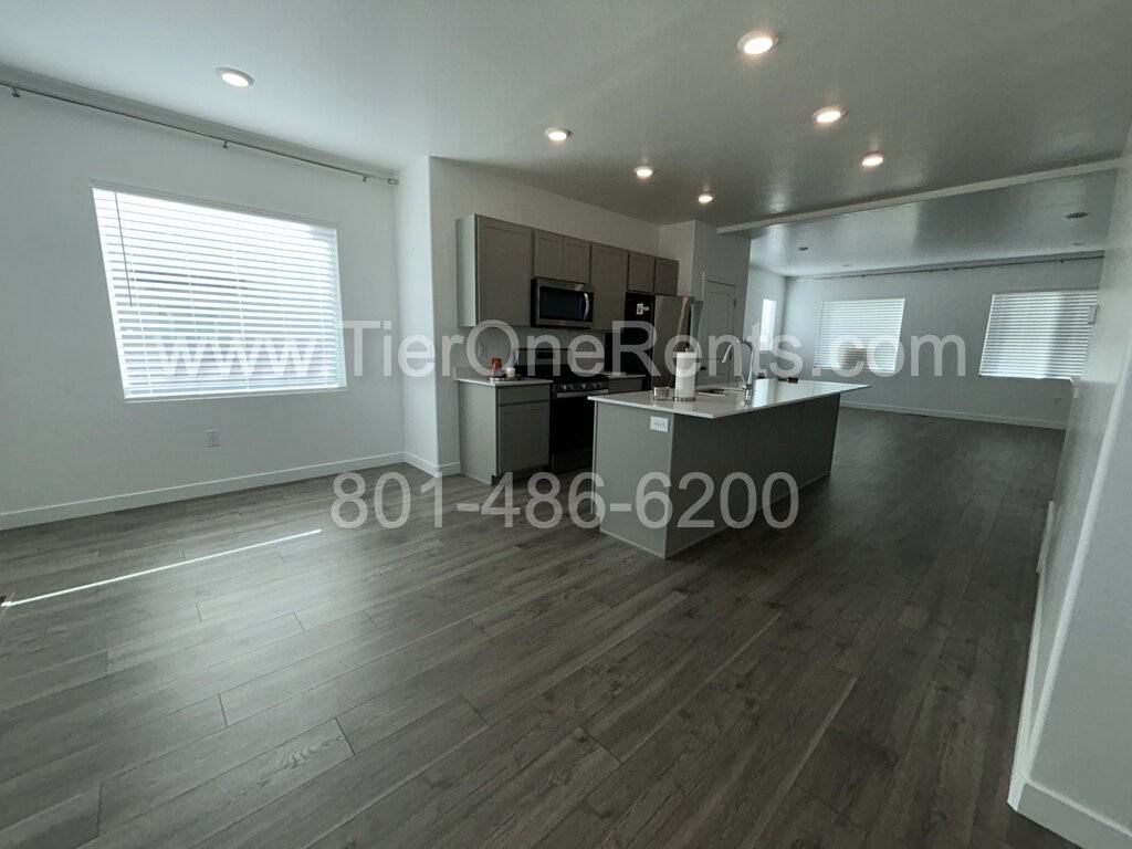 3912 N Cougar Ln - Photo 6 of 25