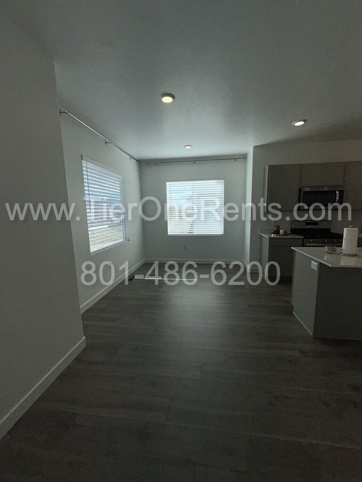 3912 N Cougar Ln - Photo 7 of 25