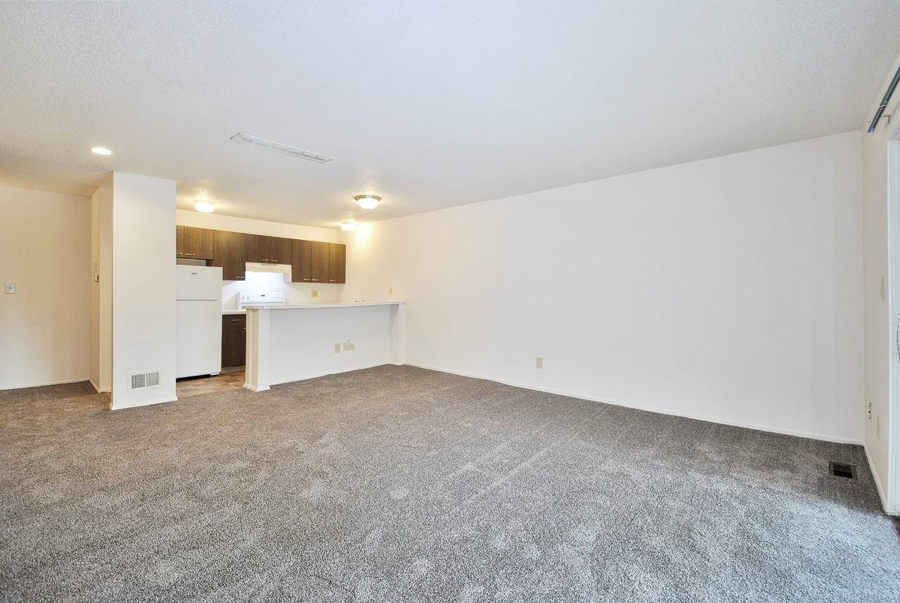 Carriage House Apartments - Photo 5 of 30