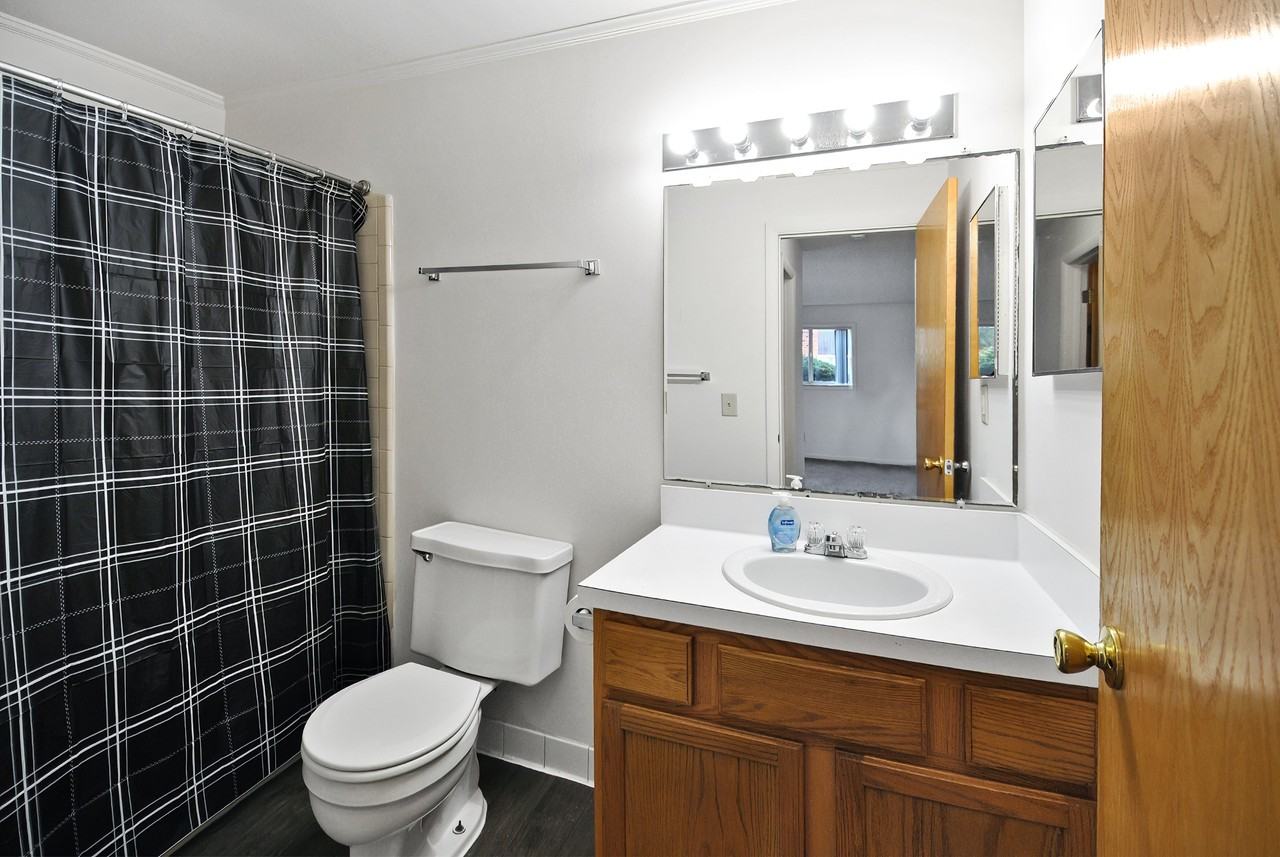 Carriage House Apartments - Photo 7 of 30