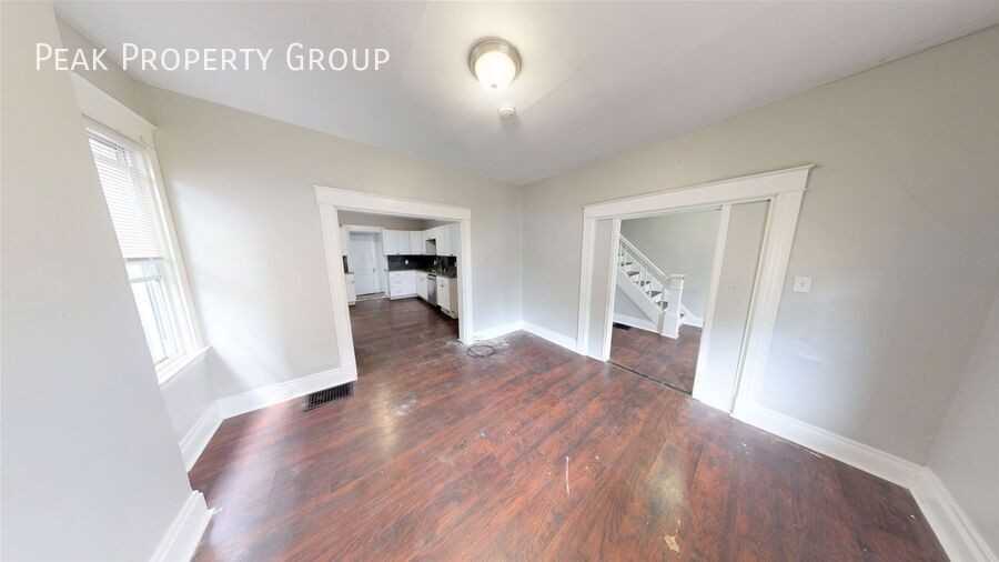 2313 Stratford Ave - Photo 3 of 13