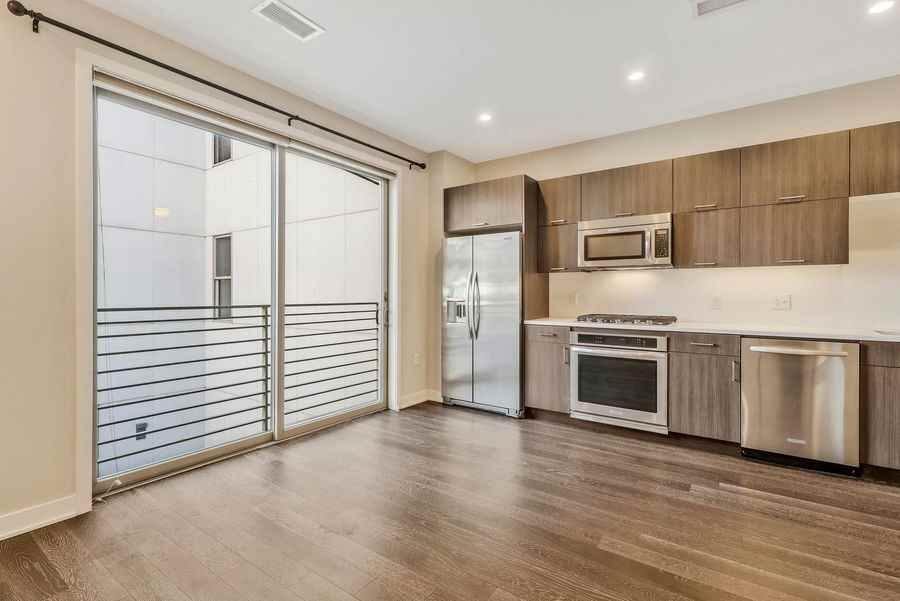 1350 Maryland Ave Ne #217 - Photo 2 of 27