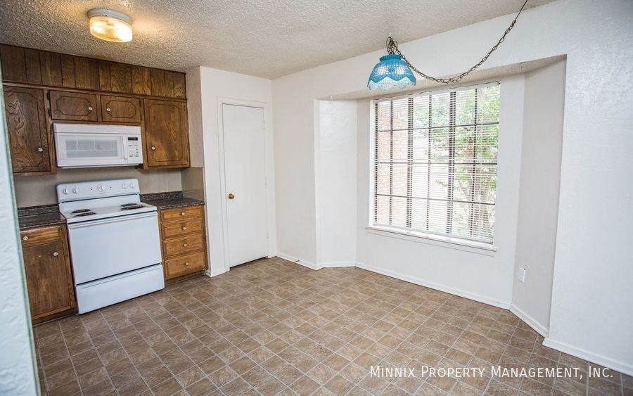 2325 81st Street - Photo 6 of 25