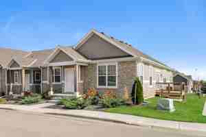 featured image of 15813 Riley St