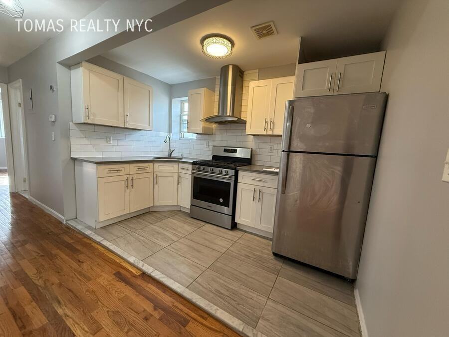 794 Freeman St #3 - Photo 6 of 12