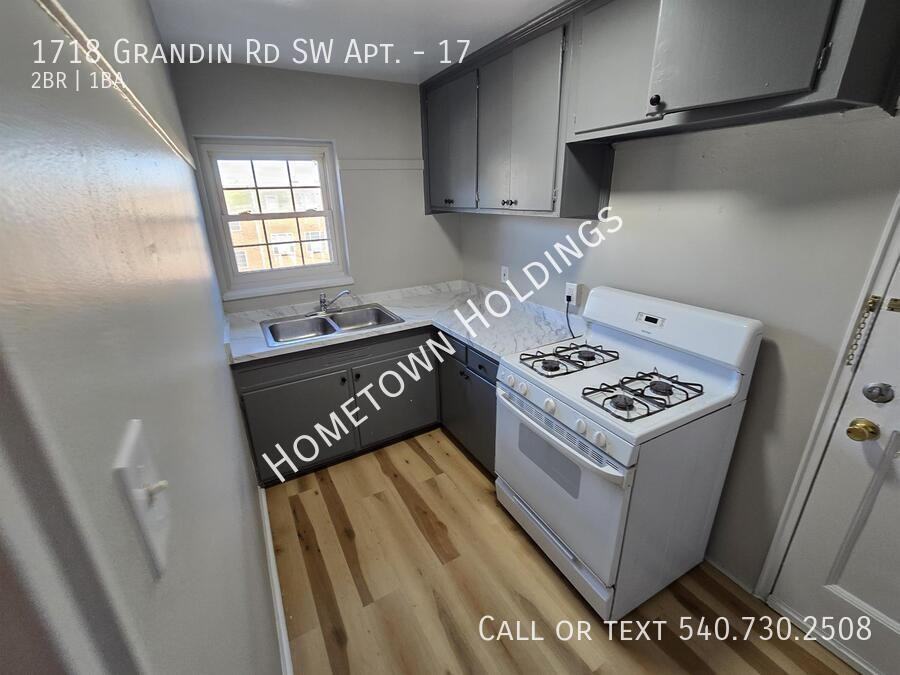 1718 Grandin Rd Sw #17 - Photo 3 of 15