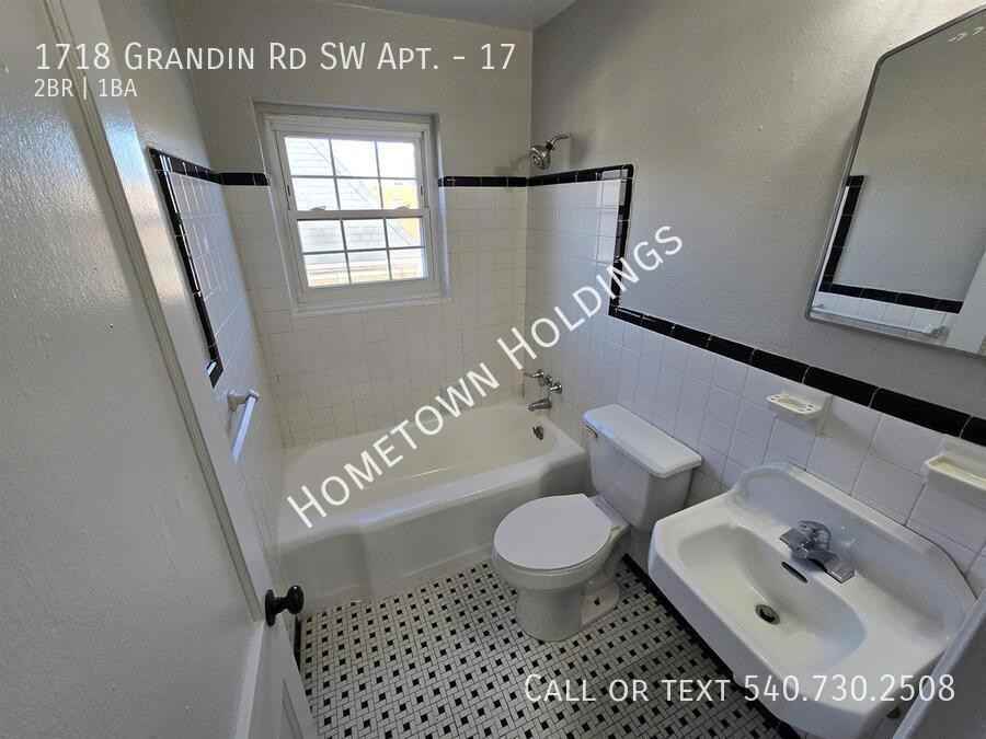 1718 Grandin Rd Sw #17 - Photo 7 of 15