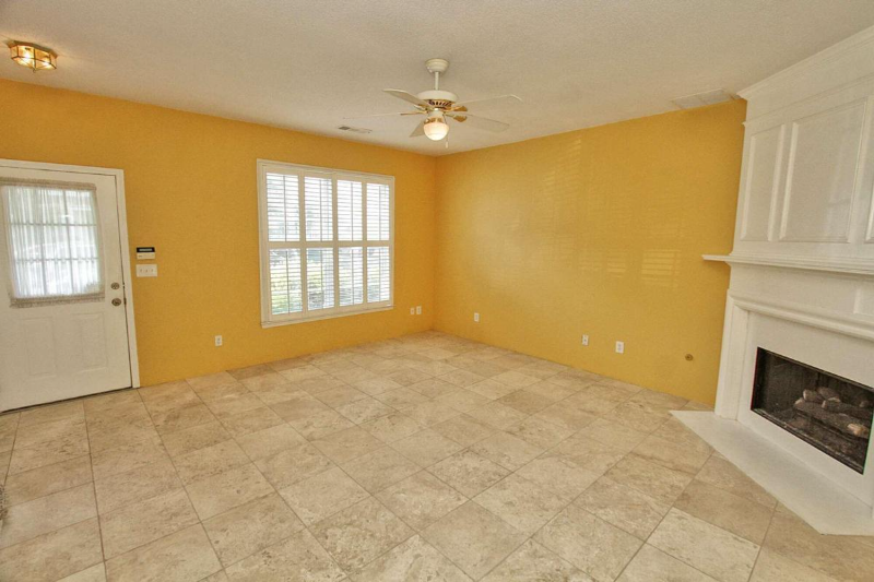 3803 Berkeley Crossing - Photo 4 of 26