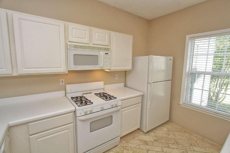 3803 Berkeley Crossing - Photo 6 of 26