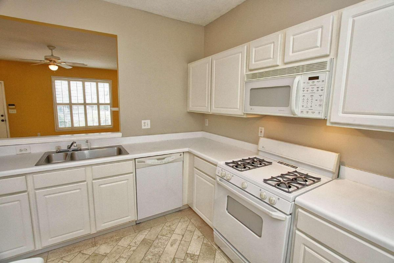 3803 Berkeley Crossing - Photo 7 of 26