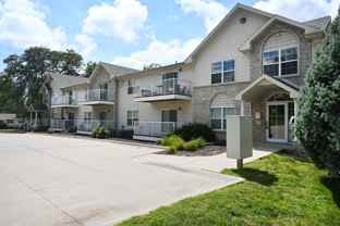 Square 131 - 4880 - 12 Plex - Photo 1 of 1