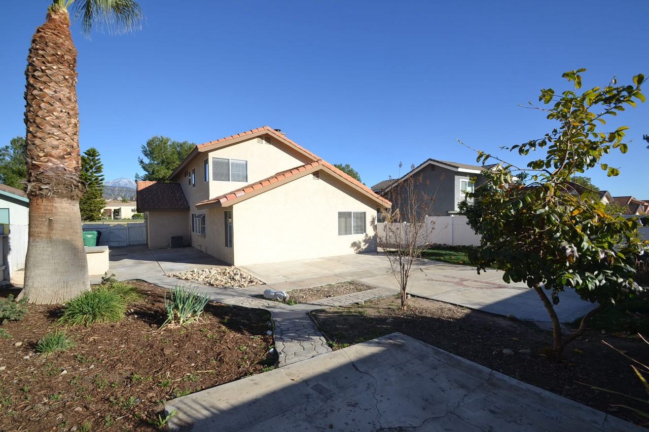 7412 Webster St - Photo 3 of 8