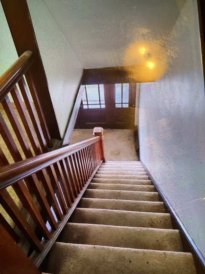 400 Center Street - Photo 5 of 5