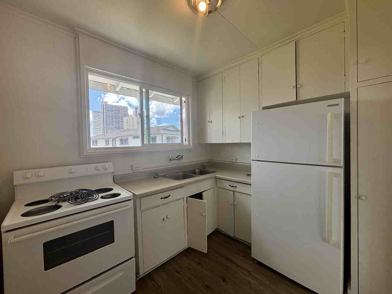 2340 Date Street - Photo 3 of 7