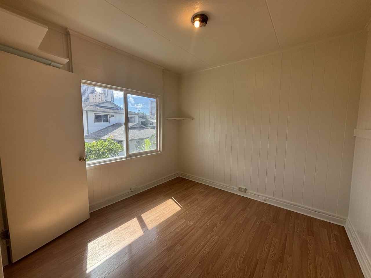 2340 Date Street - Photo 6 of 7