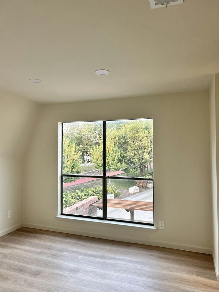 3919 Buena Vista Street - Photo 7 of 18