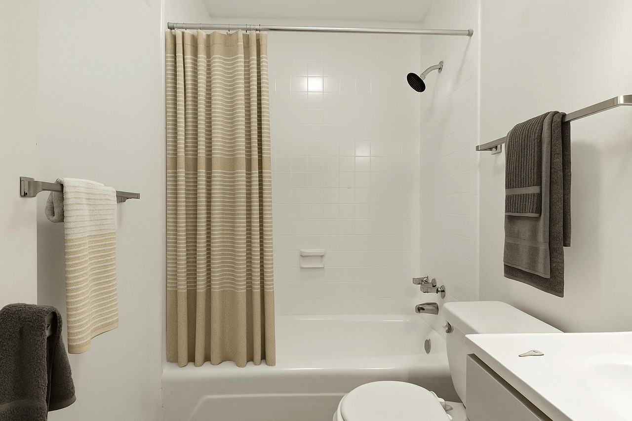 North Park Apartments - Photo 6 of 8