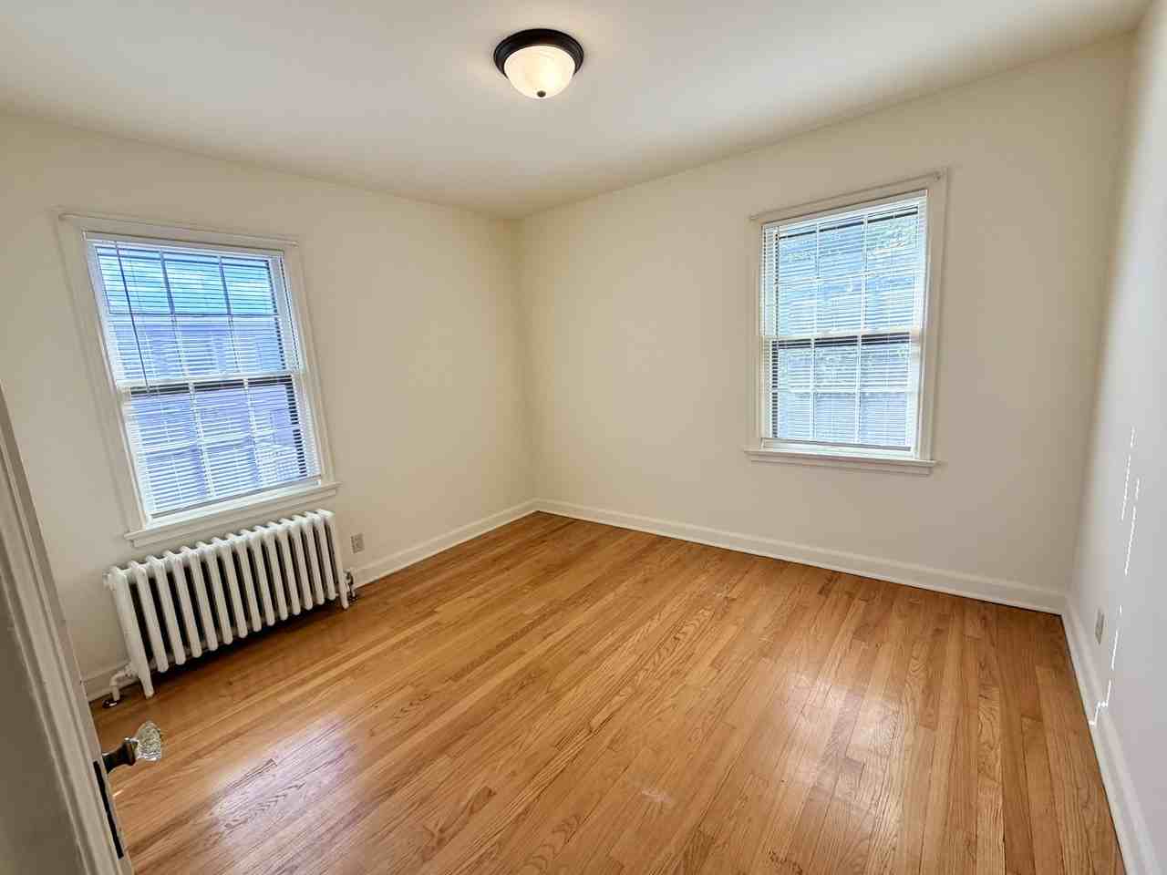 410 Castle Place - Photo 4 of 11