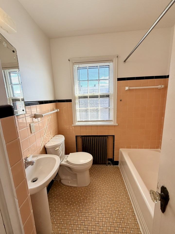 410 Castle Place - Photo 5 of 11