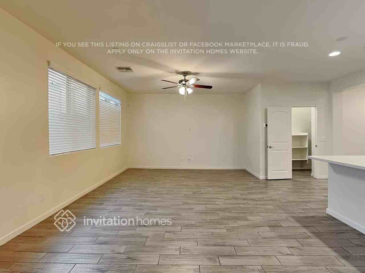 1949 South Wallrade Lane - Photo 4 of 19