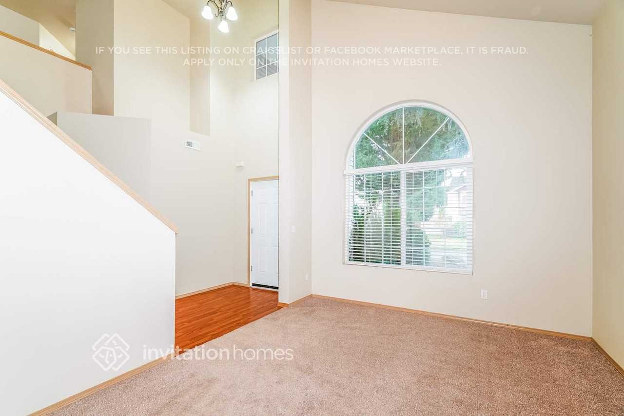 8507 204th Street Court East - Photo 4 of 18