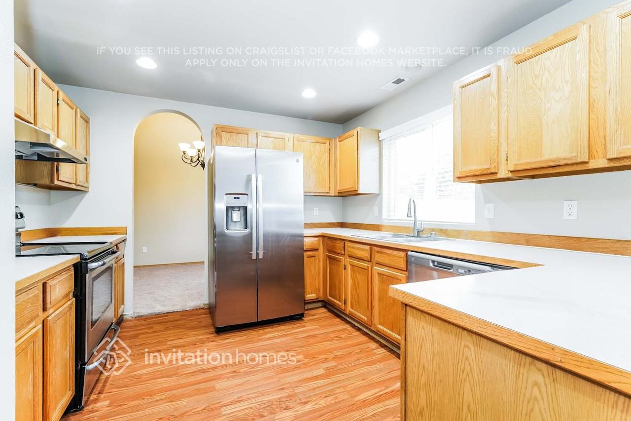 8507 204th Street Court East - Photo 7 of 18