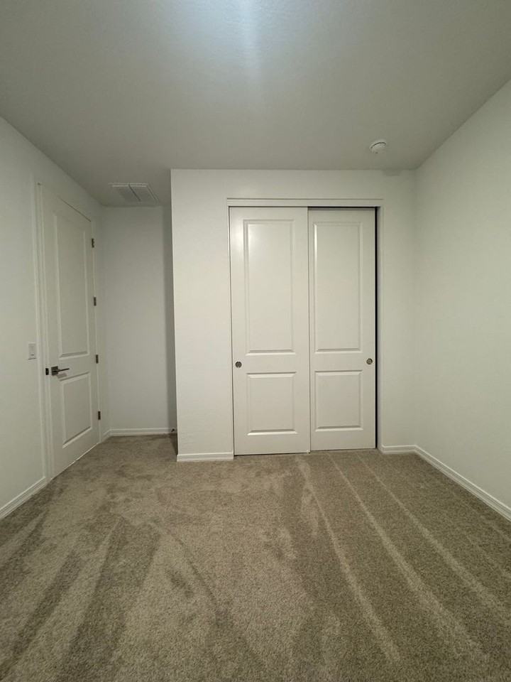 25393 N 75th Ln - Photo 3 of 33