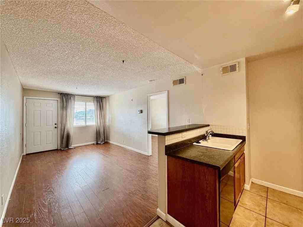 1381 East University Avenue #305 - Photo 3 of 9