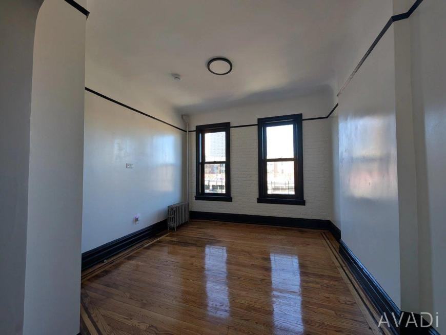 488 Kosciuszko Street - Photo 2 of 6